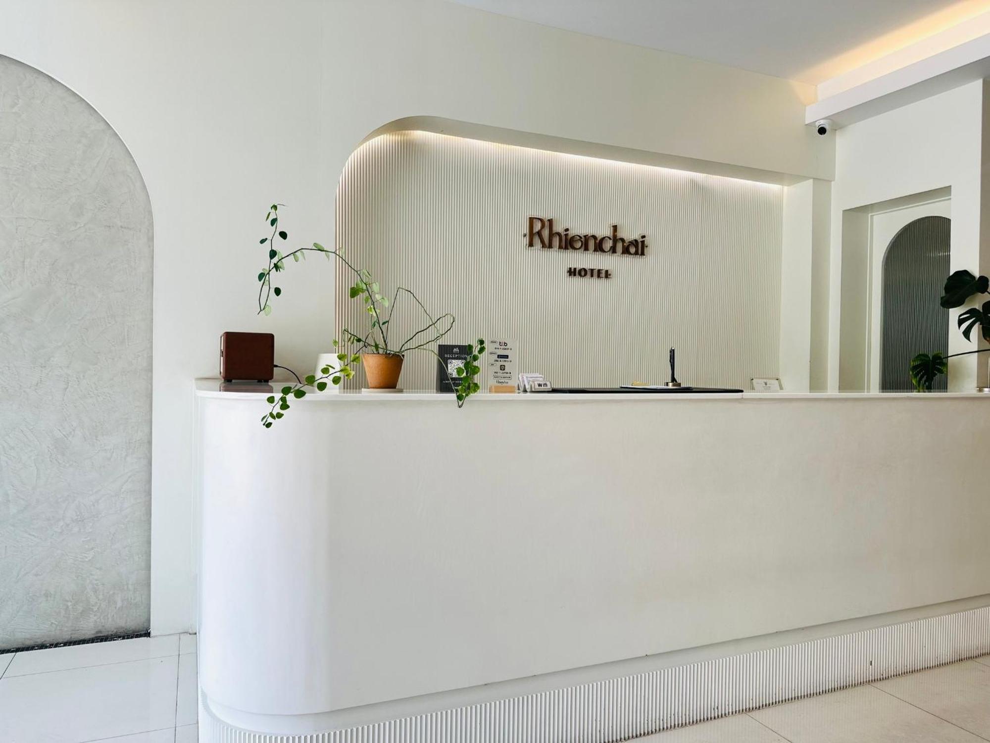 Rhienchai Place Hotel Surat Thani Exterior foto