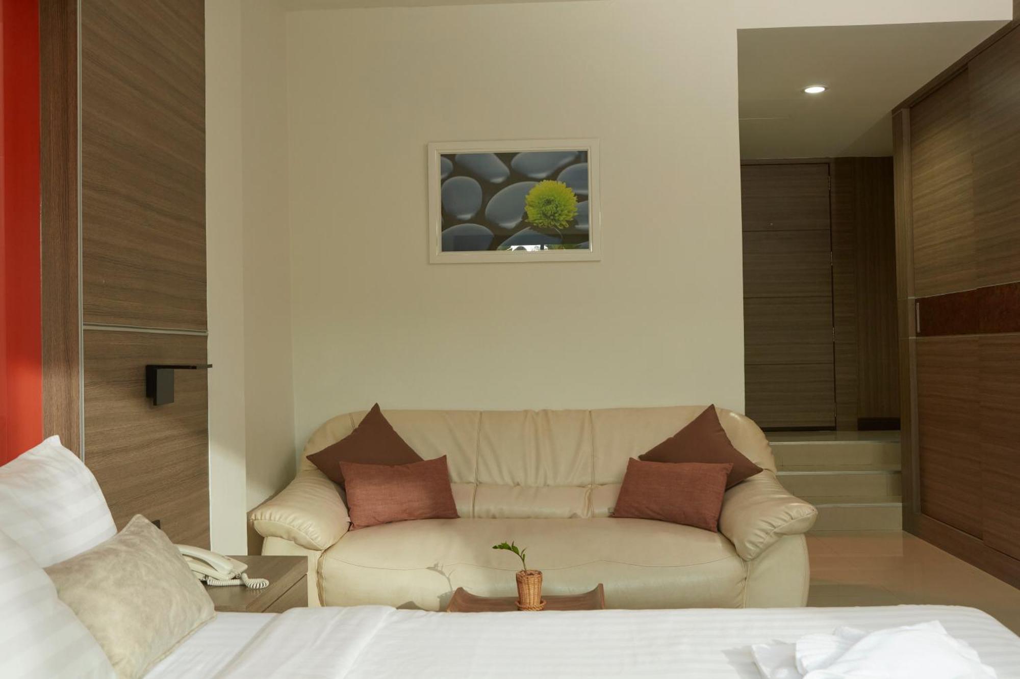 Rhienchai Place Hotel Surat Thani Exterior foto